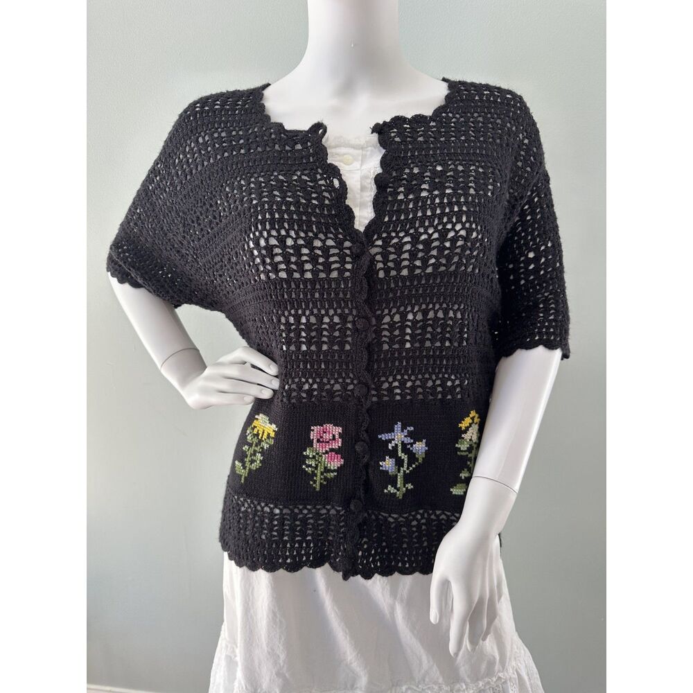 Vintage Black Crochet Cardigan Floral Embroidered Pockets Cottagecore Size L - Picture 2 of 8
